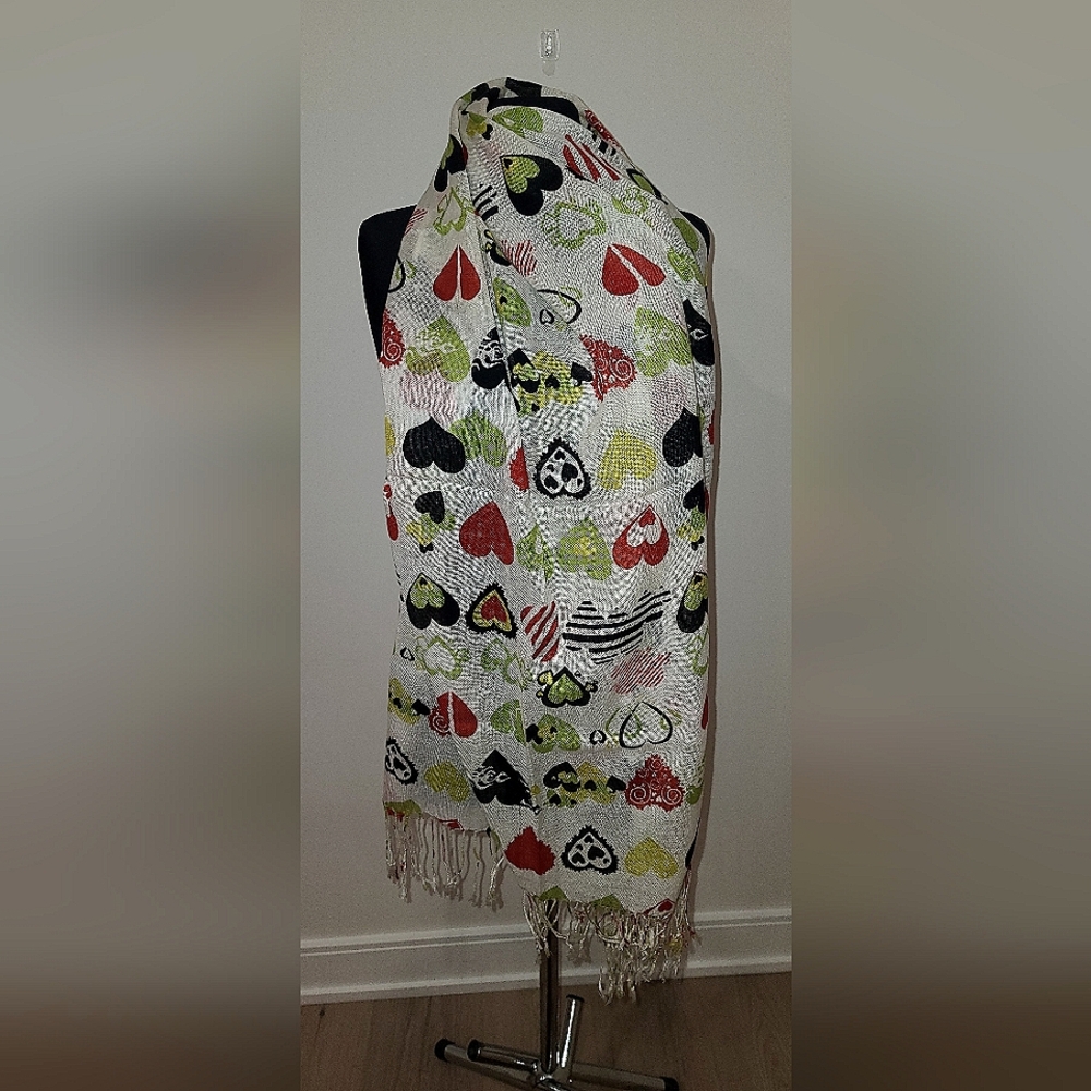 Heart printed scarf 26"×68"